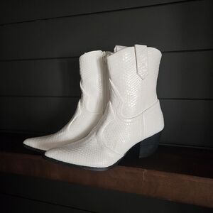 Matisse Women's Bambi Fashion Booties - Round Toe